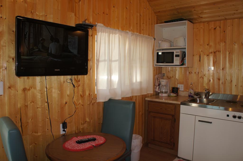 Fairmont Mountain Bungalows Fairmont Hot Springs Ruang foto