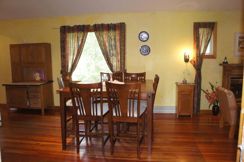 Fairmont Mountain Bungalows Fairmont Hot Springs Ruang foto
