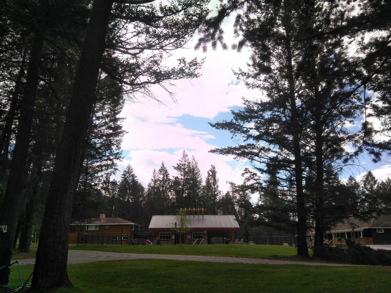 Fairmont Mountain Bungalows Fairmont Hot Springs Bagian luar foto